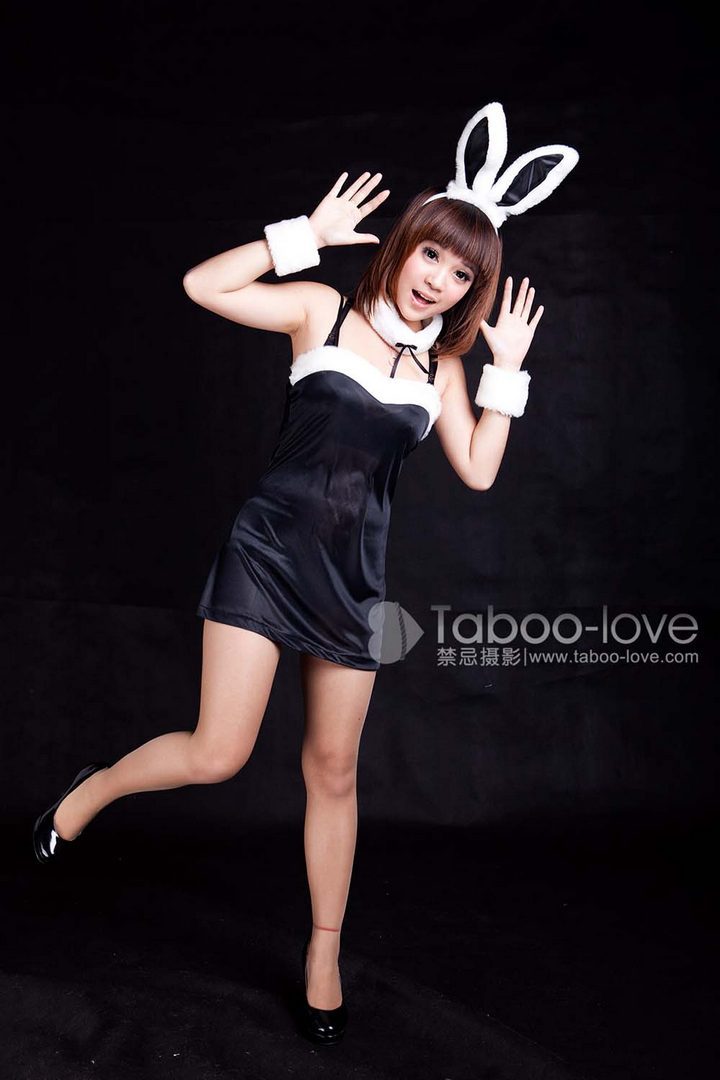 [禁忌摄影]Taboo-love VOL.033 可乐妹妹小兔女郎[32P／9.34MB]预览图