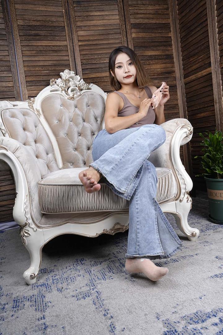 [Sexy Asian Girls Feet]VOL.042 平面模特张小小展示她的性感的脚丫[132P／2.84GB]预览图